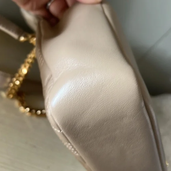 Burberry Lola small quilted lambskin bag - Picture 8 of 12